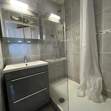 Daire 2 Pieces Pres De La Avec Mezzanine Et Parking - Fr-1-338-621 Sète